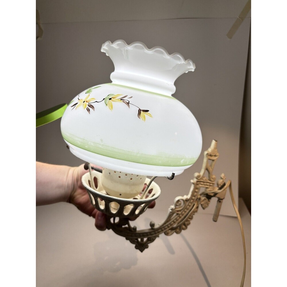 VTG Hurricane Wall Sconce Lamp White Floral Glass Ruffled Chimney Shade WORKS
